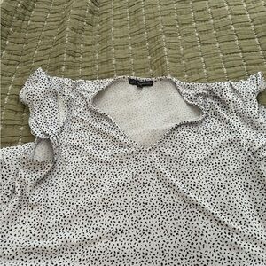 Women's Black and White Patterned Top